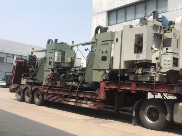 工廠設(shè)備搬運